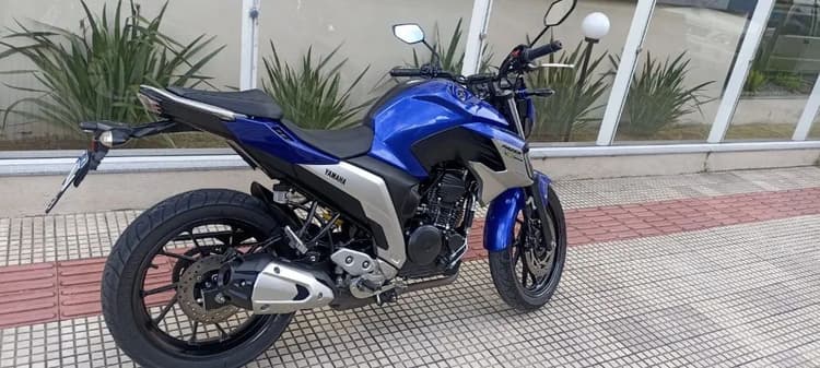 FZ25