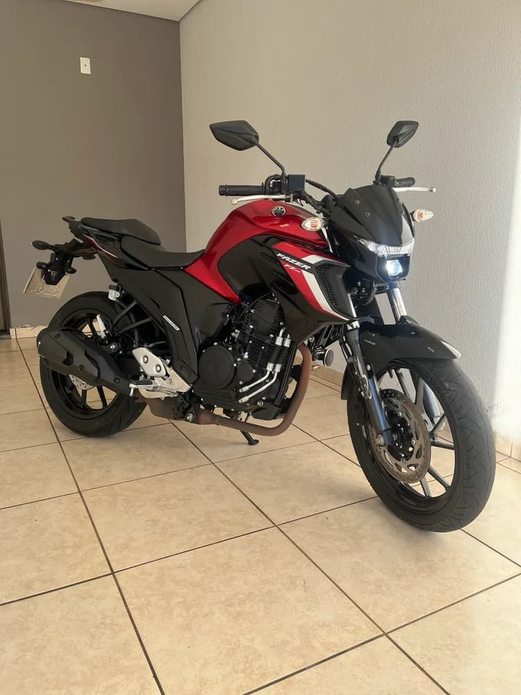 FZ25