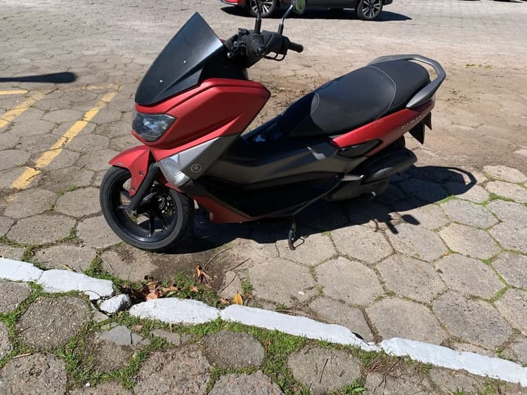 Vendo nmax 2019/2020 pra sair rápido