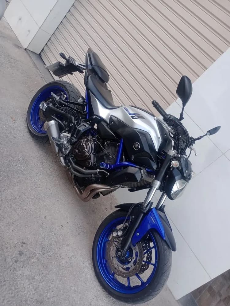Vendo ou troco MT 07 