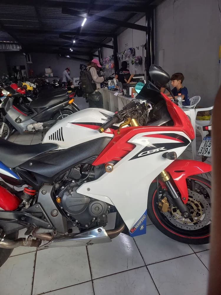 CBR 600 BRANCA