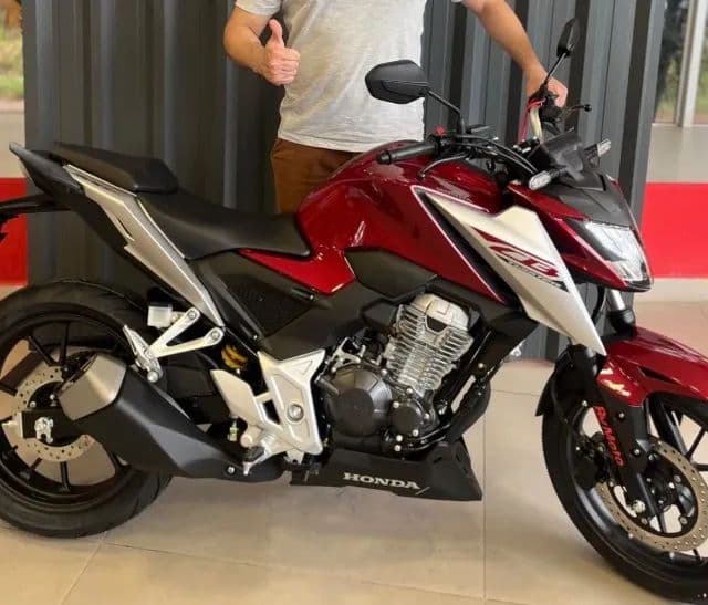 CB 300 com ABS