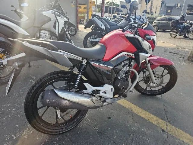 TITAN 160 