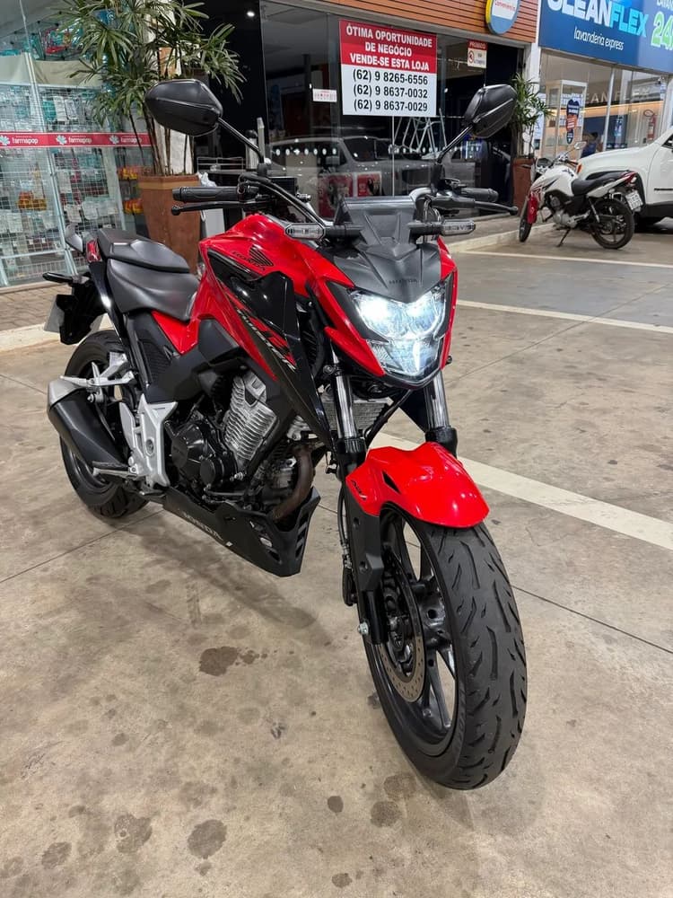 CB 300F TWISTER 