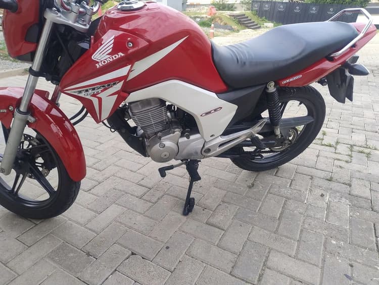 Titan 150 