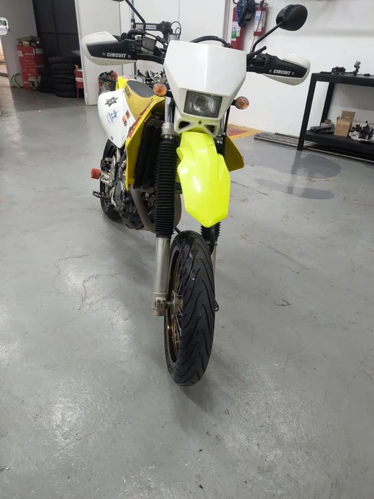 DRZ-400 DE RUA EMPLACADA!