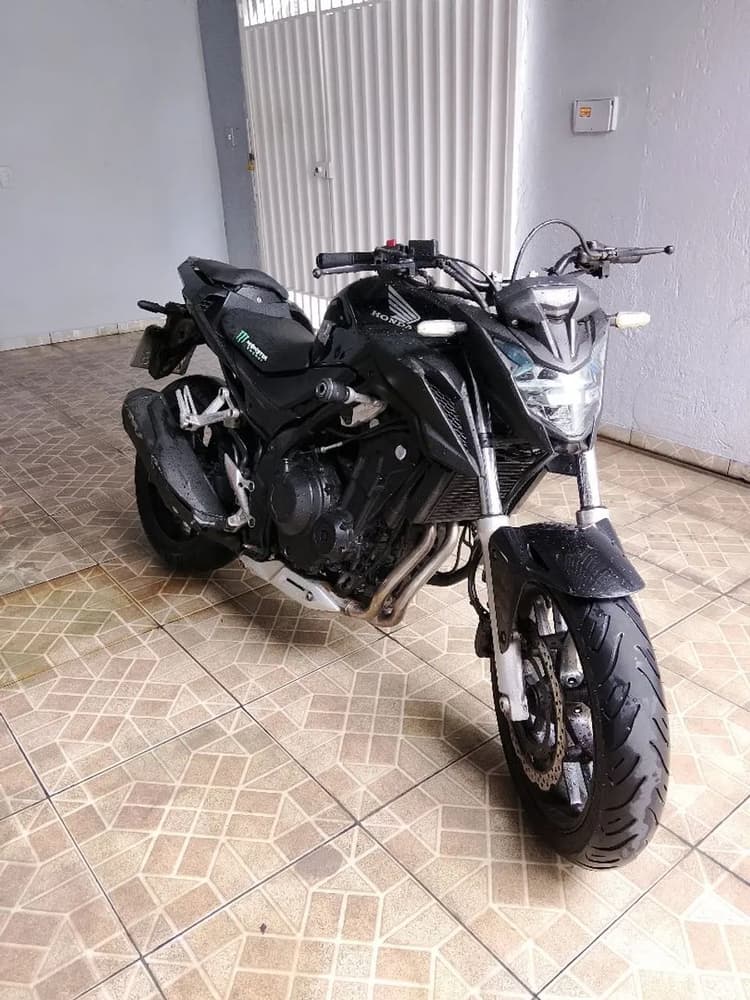 Cb 500f em dias 