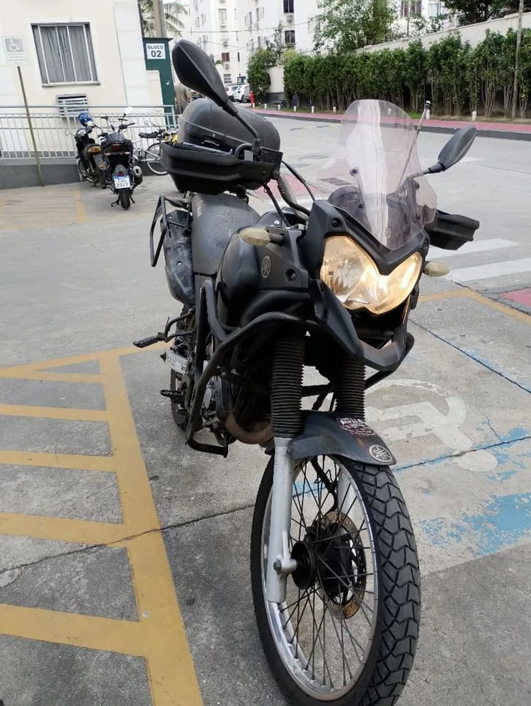 Tenere 250 2011 preta