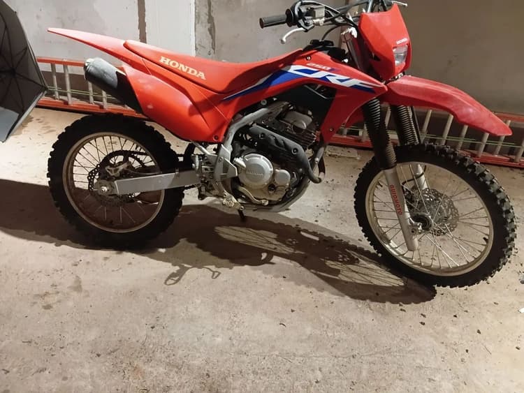 Moto com mês de uso 