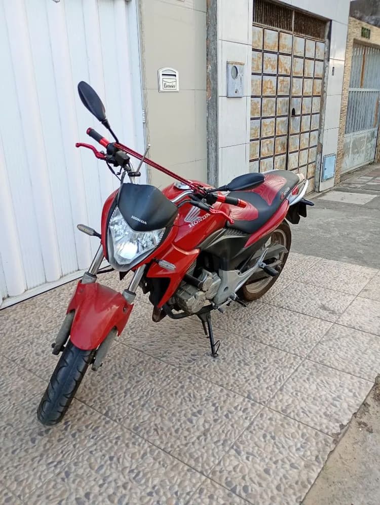 CB 300 ótimo estado