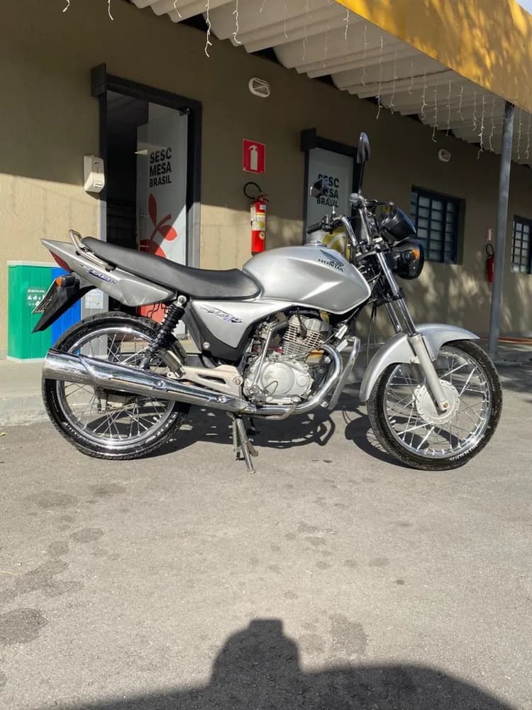 Vendo titan 150 ks,