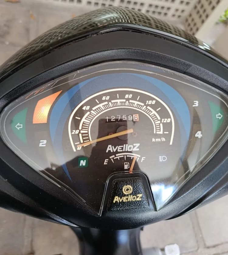 Vendo moto bem conservada
