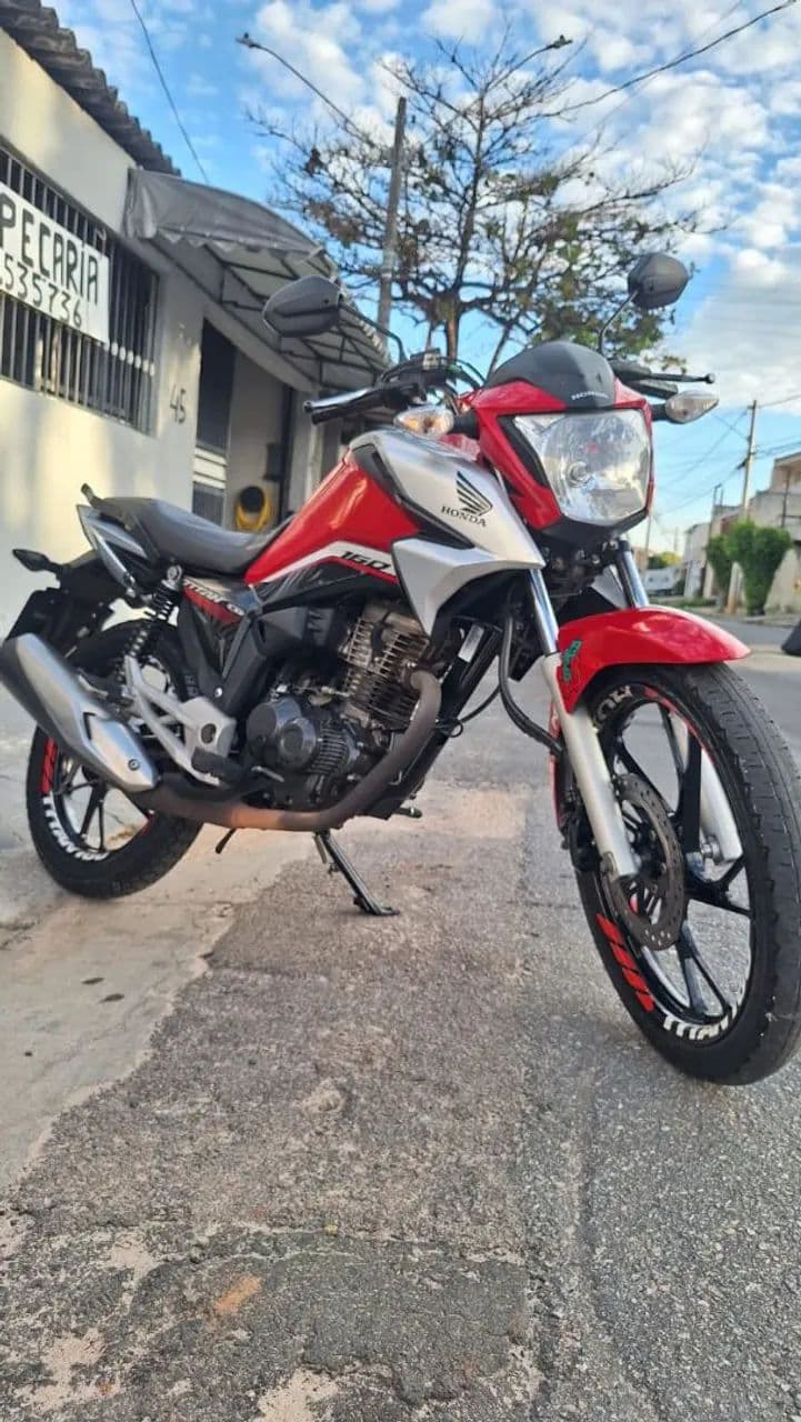 Titan 160