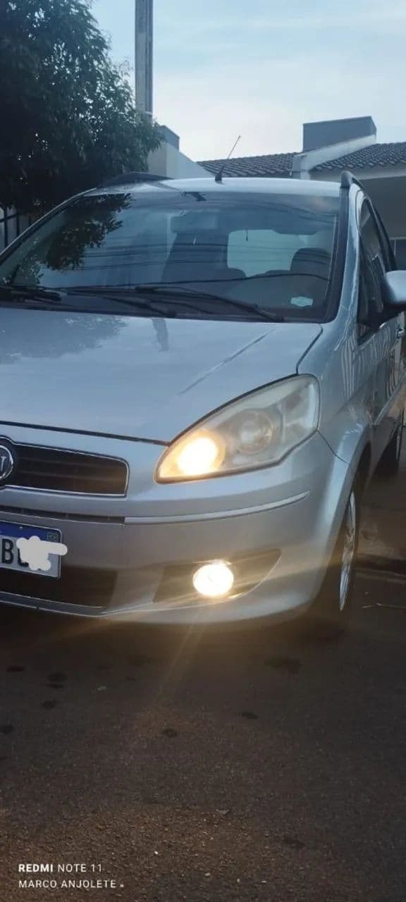 Fiat Idea Attractive 1.4 Fire Flex 8V 5P 2012