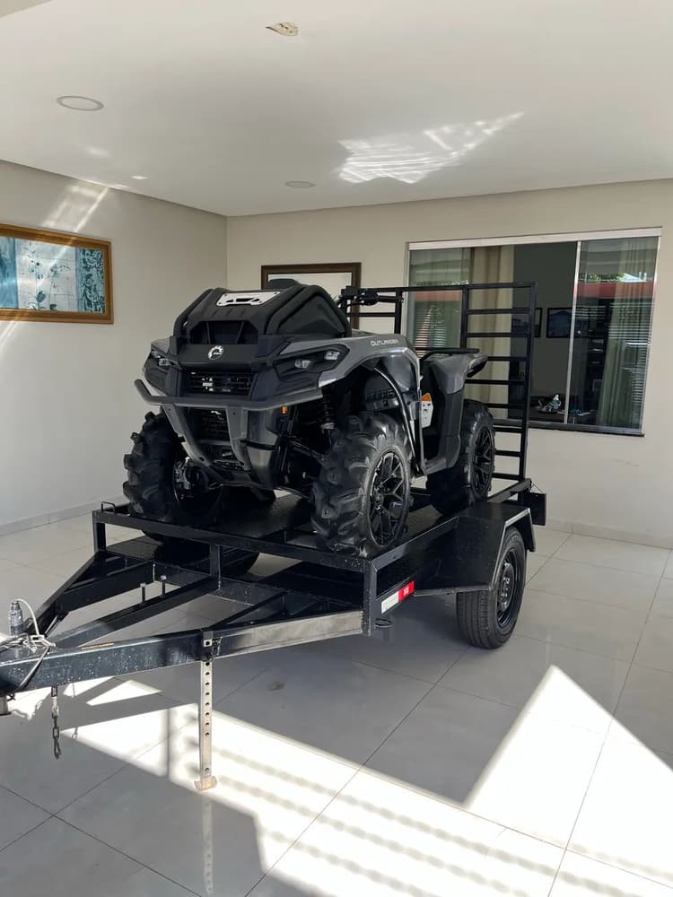 CAN-AM OUTLANDER 700 XMR + CARRETINHA 