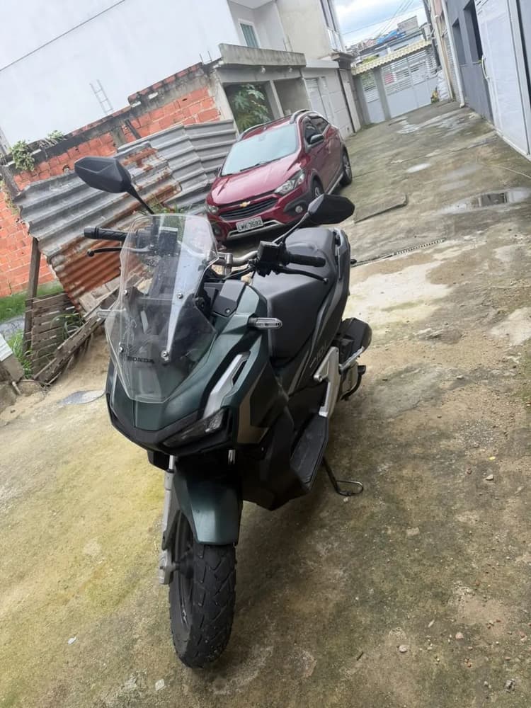 Adv 150 muito nova 