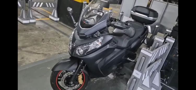 Maxsym 400i para pessoas exigentes