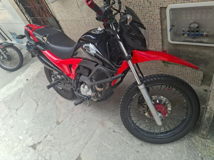 Vendo bross funcionando perfeitamente,zero defeitos. 