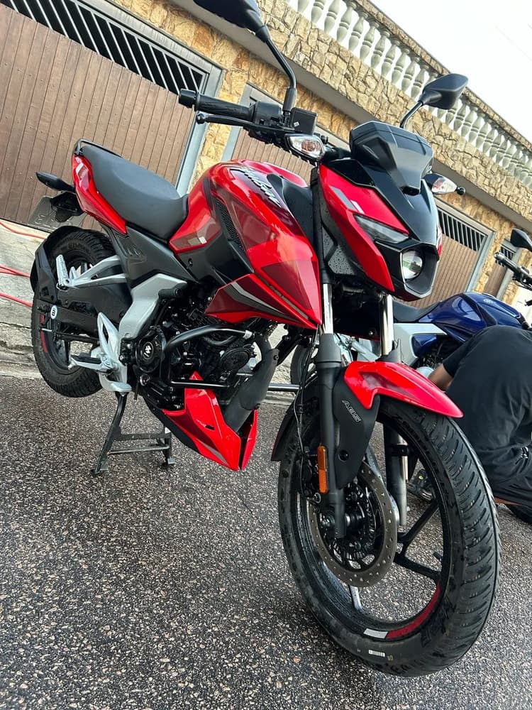 Bajaj pulsar n 150 