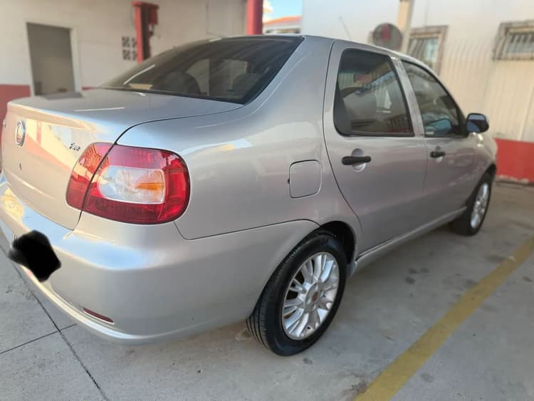 Fiat Siena Celebration 1.0 Fire Flex 8V 4P 2012