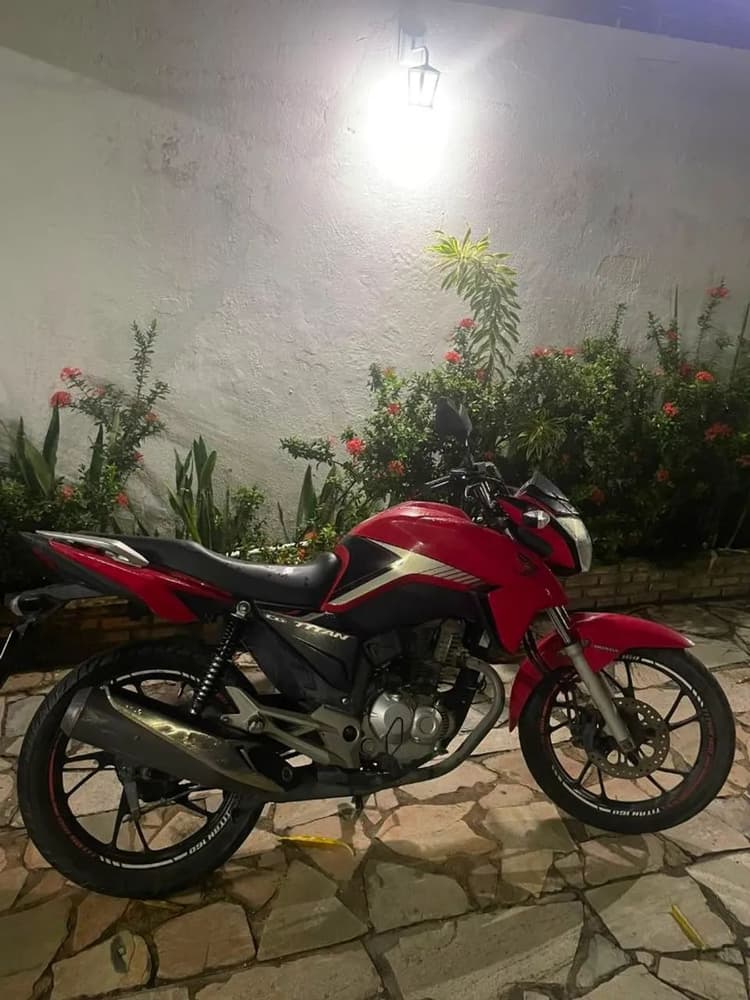 Titan 160 CC Vermelha  79 999792921