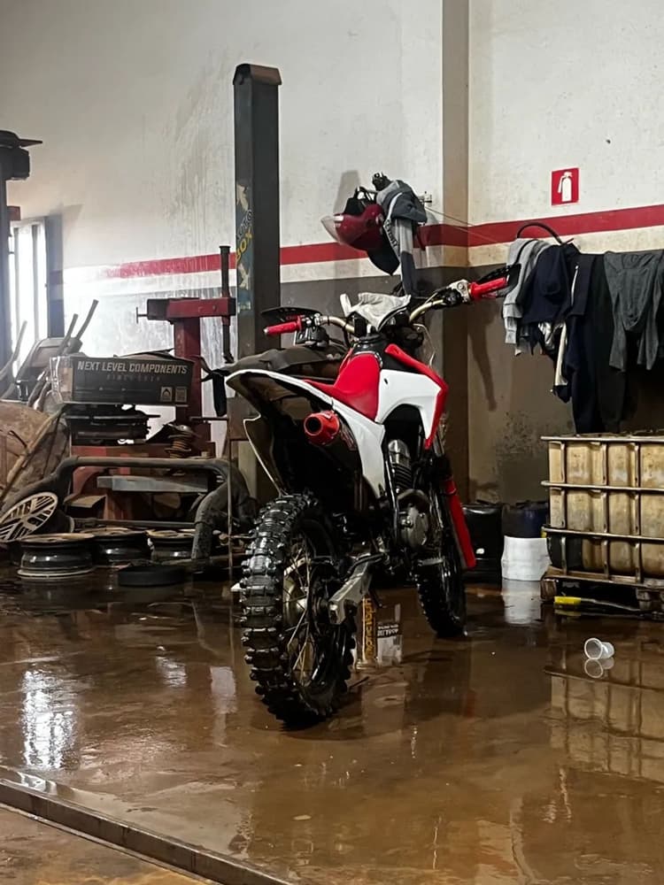 Vendo tornado 250 de trilha 