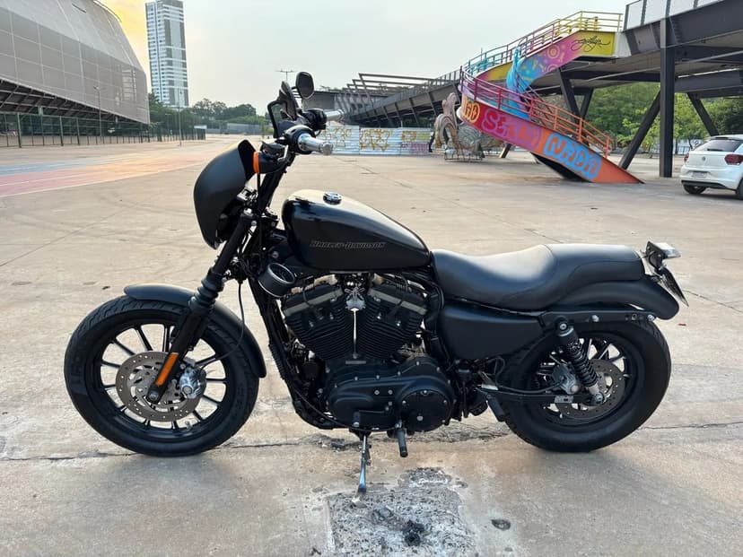 Harley Davidson 883 
