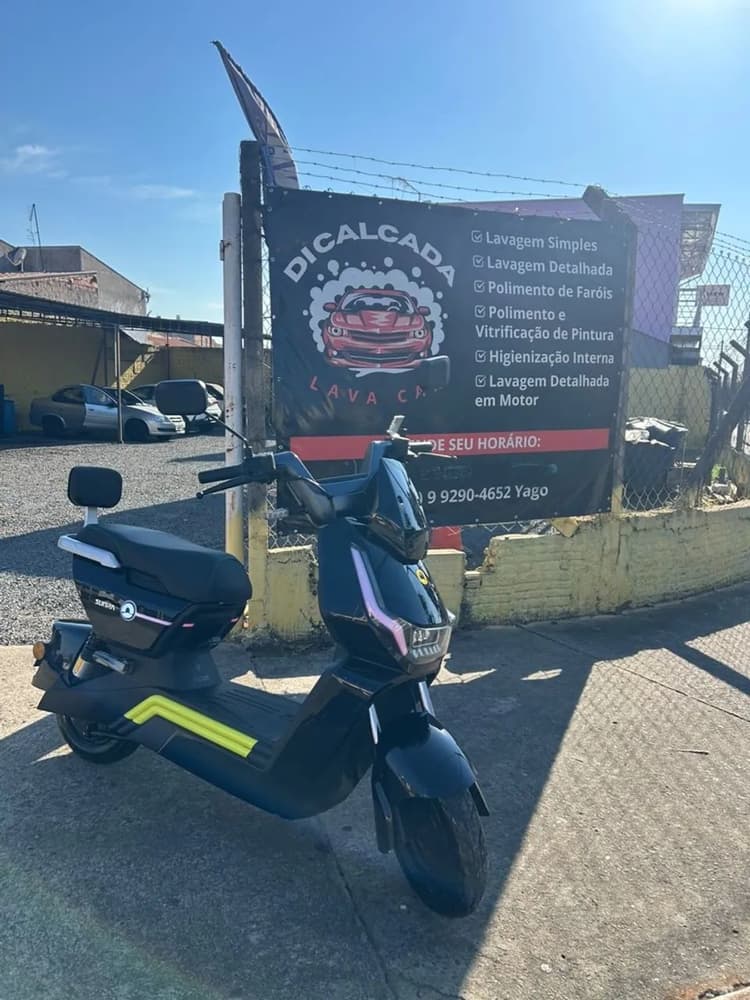 Scooter elétrica 