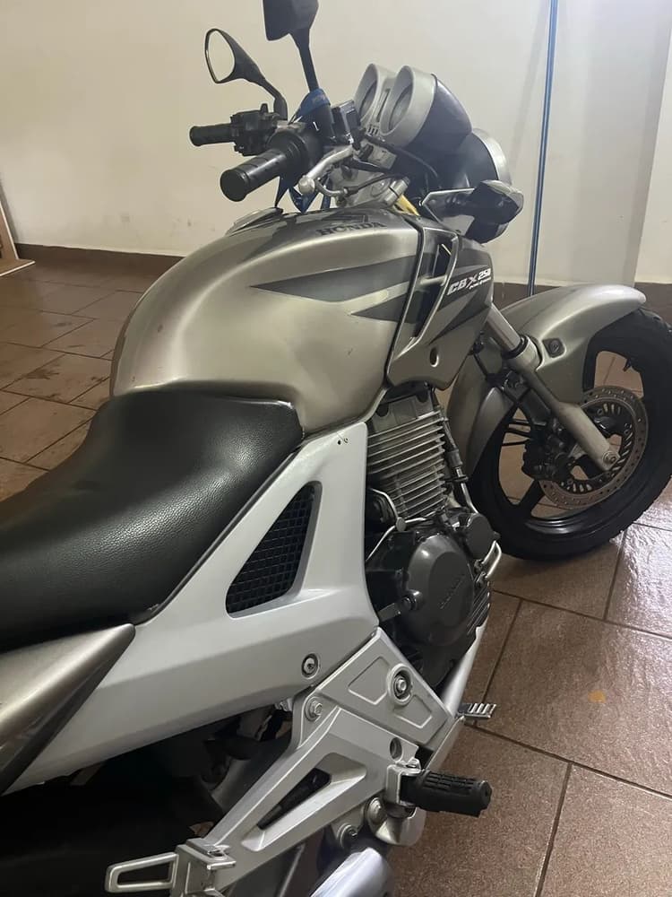 CBX TWISTER 250