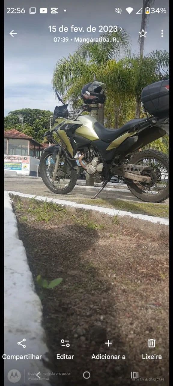 Moto acidentada 