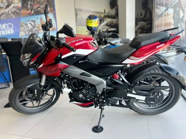 BAJAJ DOMINAR NS 200 0KM 