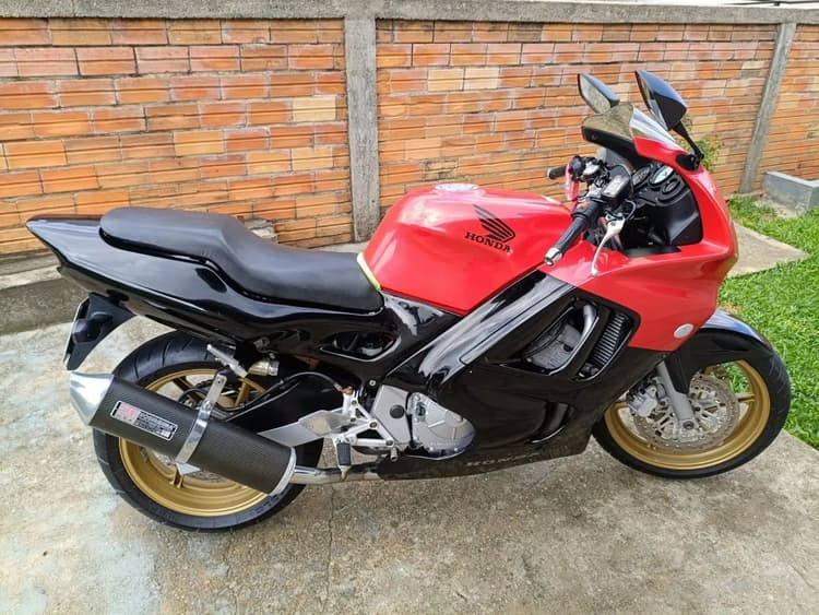 CBR 600