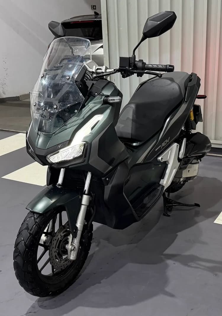 VENDO HONDA ADV 2024