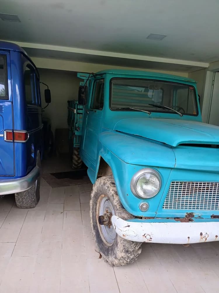Ford F-75 4X4 2.3 1973