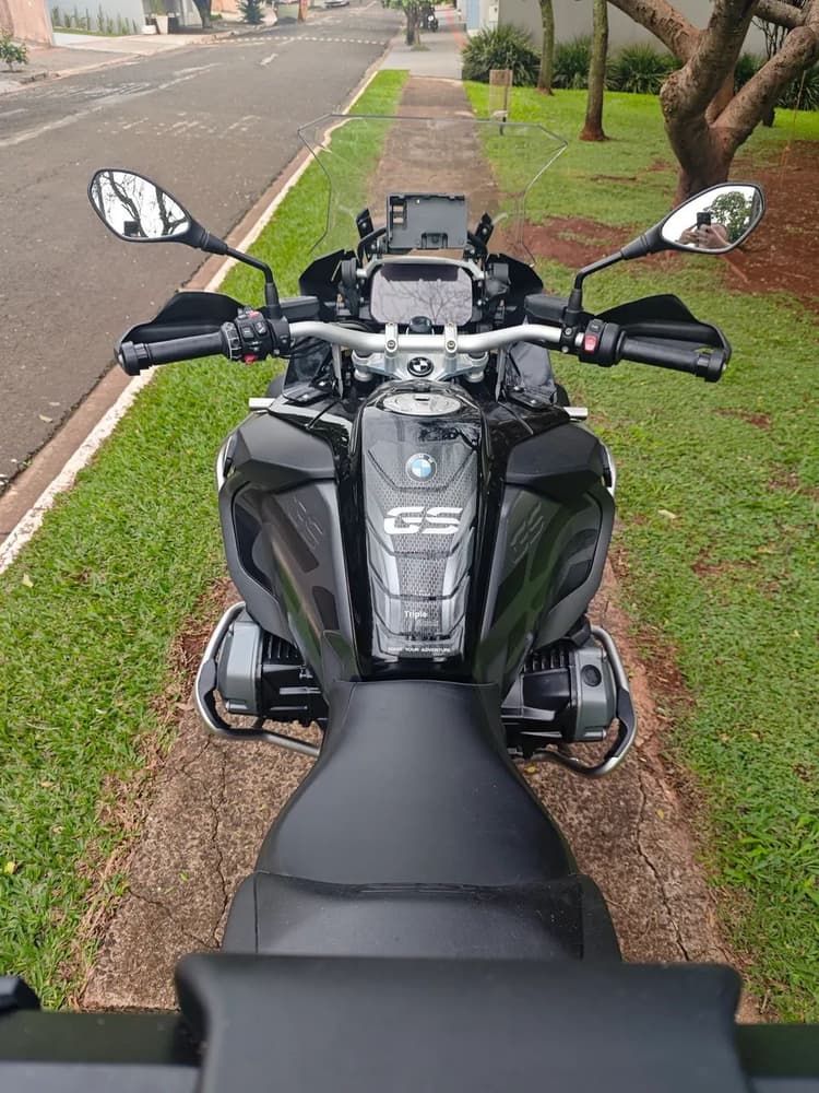 BMW triplo black