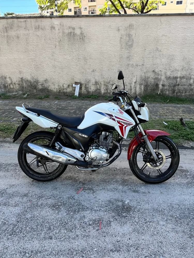 Titan 150 EX 2015 mais completa