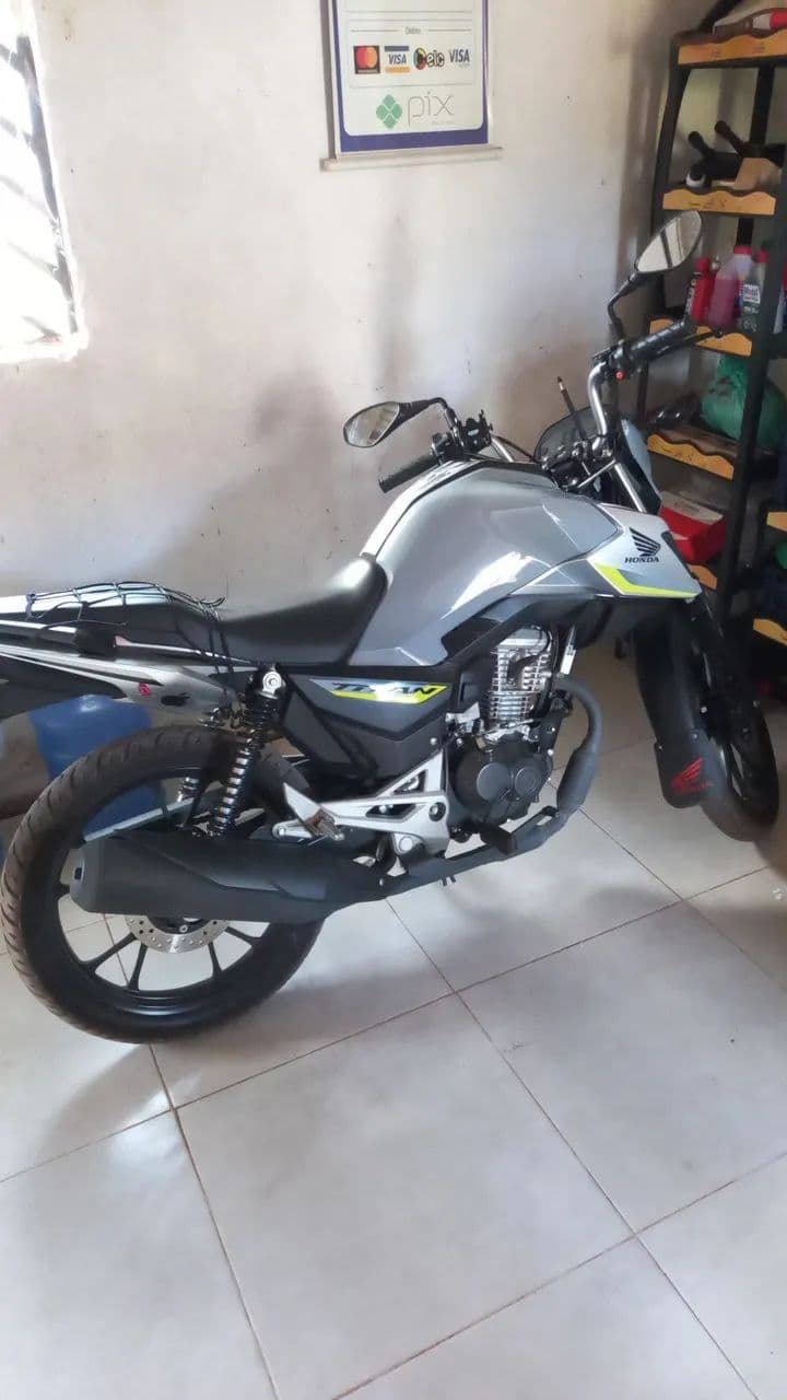 Titan 160 