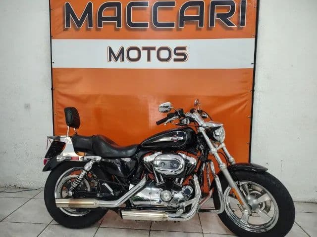 Harley Davidson XL 1200 Custom preta 2012