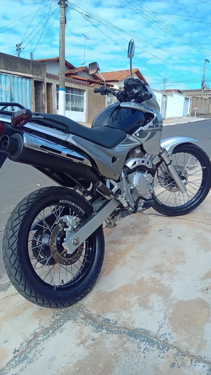 Moto impecável extra 