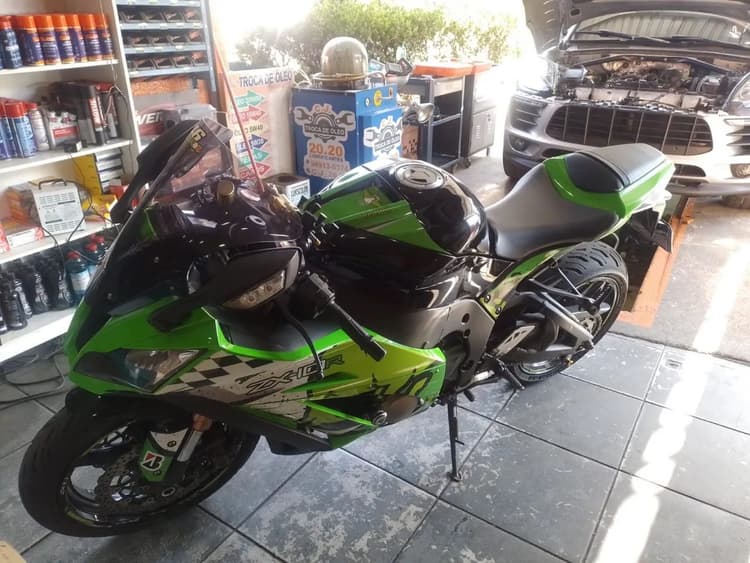 Vendo Zx10  11 93902-0973