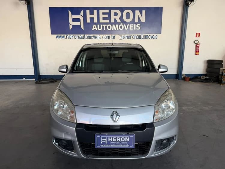 Renault Sandero 2011