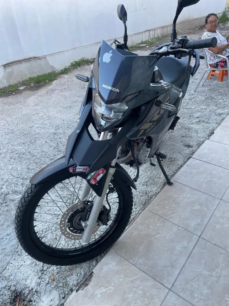 Xre 300 muito nova 
