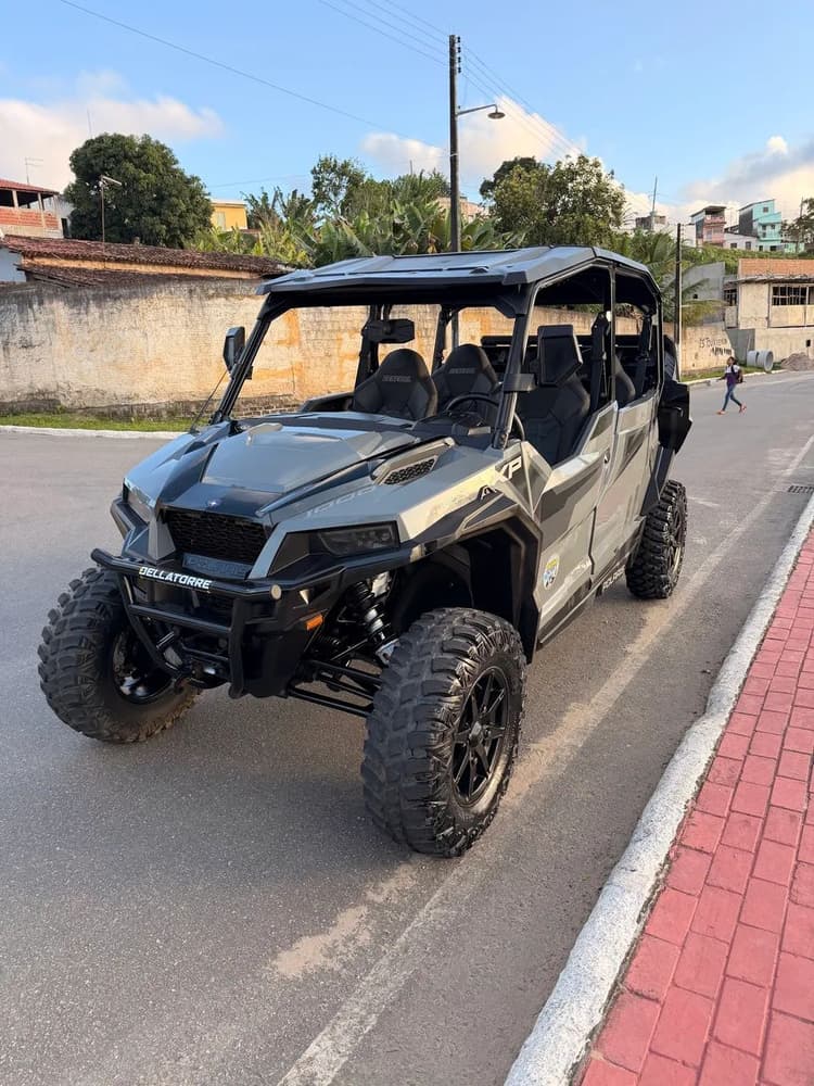 UTV Polaris General 4 lugares 