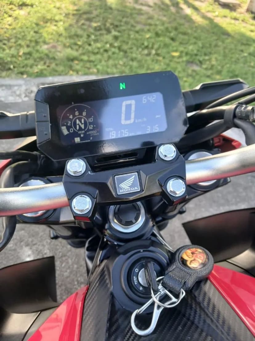 MOTO SUPER CONSERVADA 