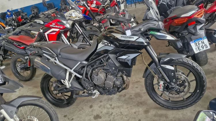 Triunph tiger 900