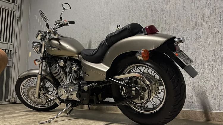 Shadow 600 2001 