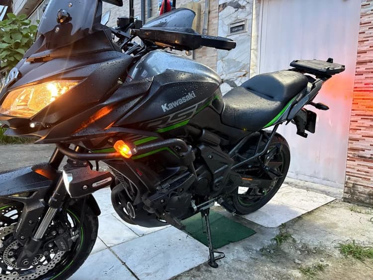 *KAWASAKI VERSYS ABS  