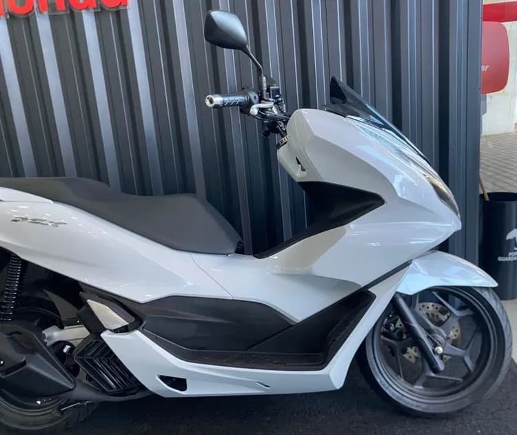 PCX 160.