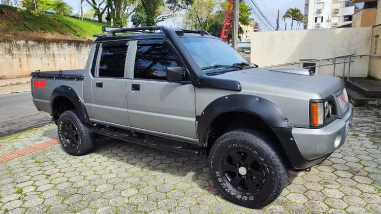 Mitsubishi L200 GLS 2.5 4X4 CD Diesel 2003