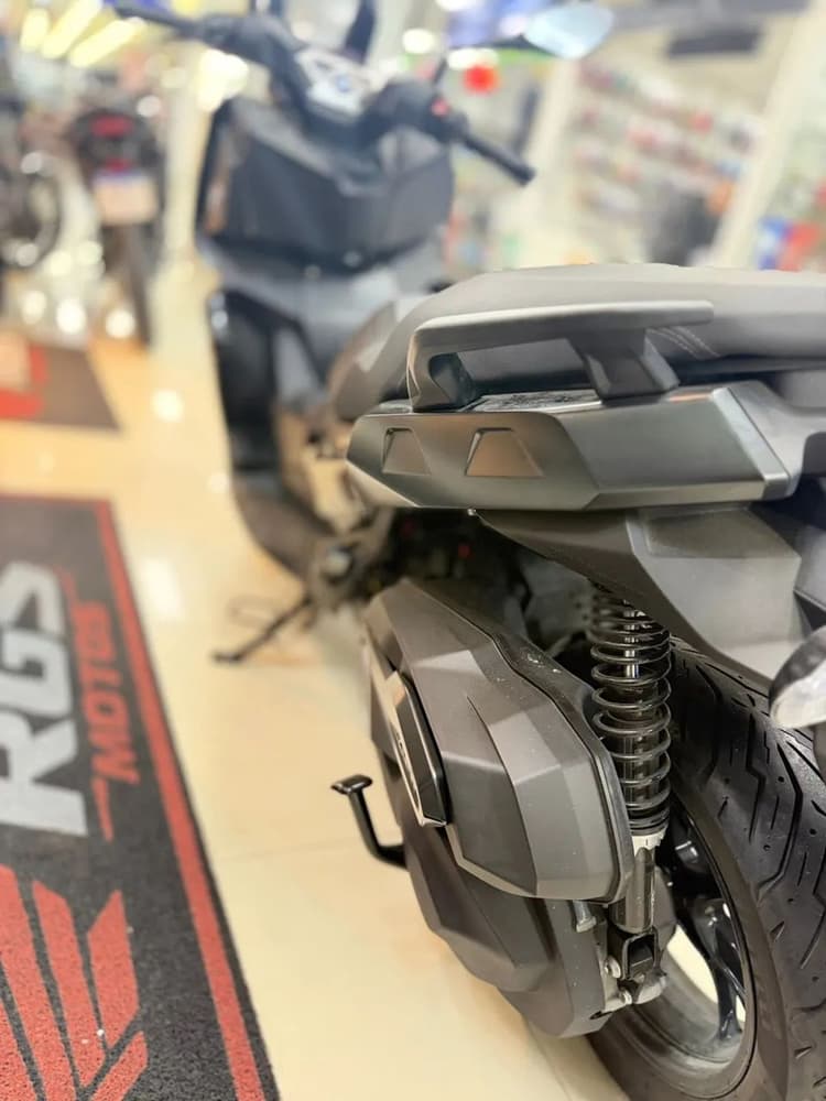 Moto BMW c400X plus 